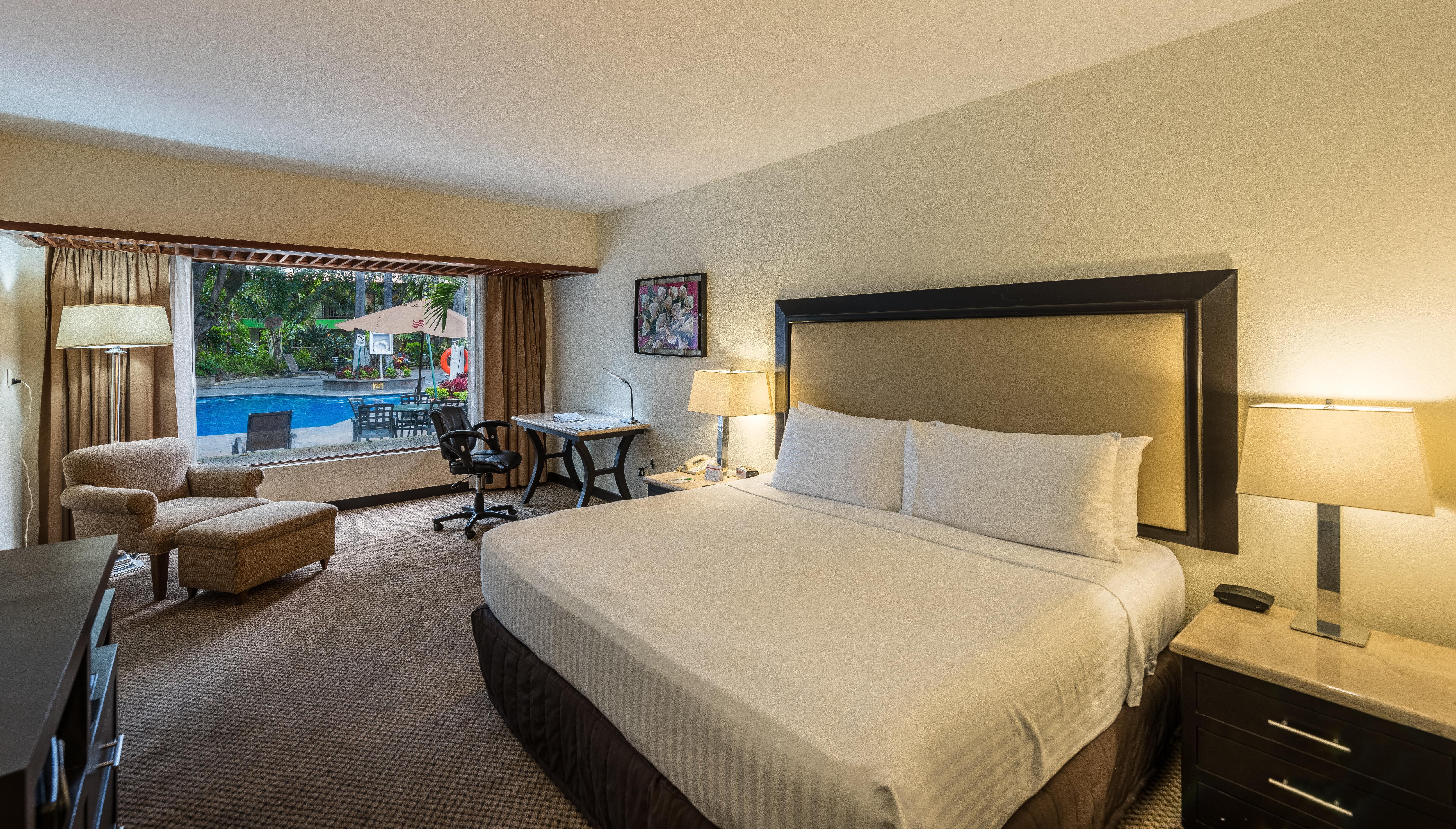 Holiday Inn Guadalajara Expo Plaza Del Sol By Ihg Zapopan Exterior photo